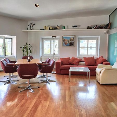 Poet Apartment リュブリャナ エクステリア 写真