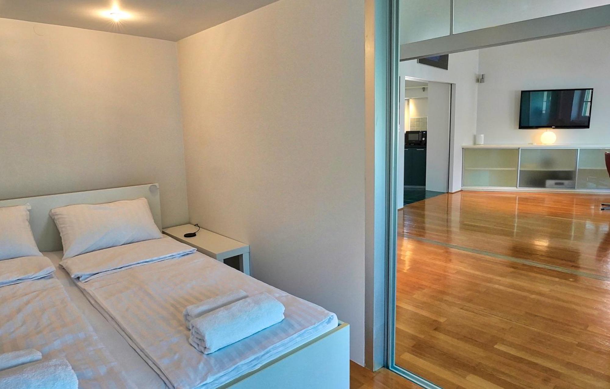 Poet Apartment リュブリャナ エクステリア 写真
