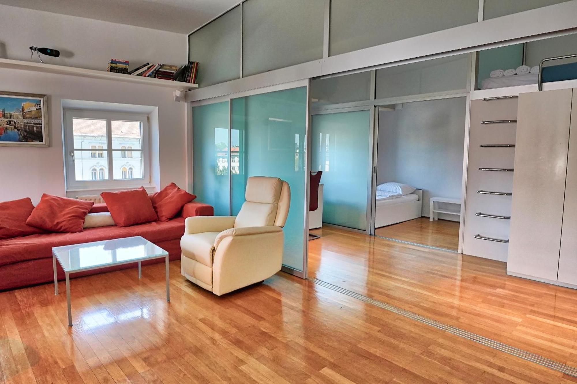 Poet Apartment リュブリャナ エクステリア 写真